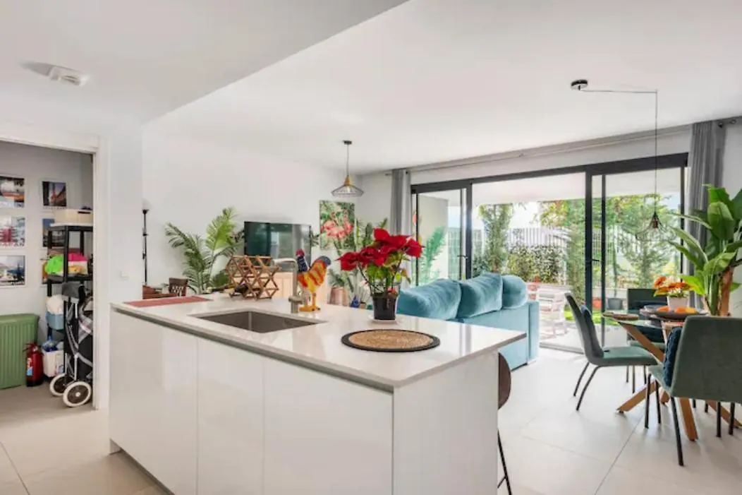 Tranquil Sea Breeze Apartment Estepona